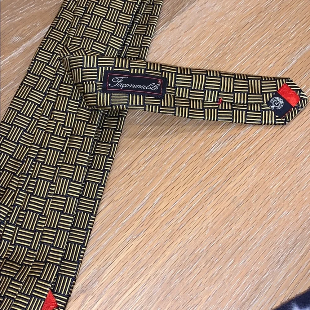 Faconnable silk tie black and gold